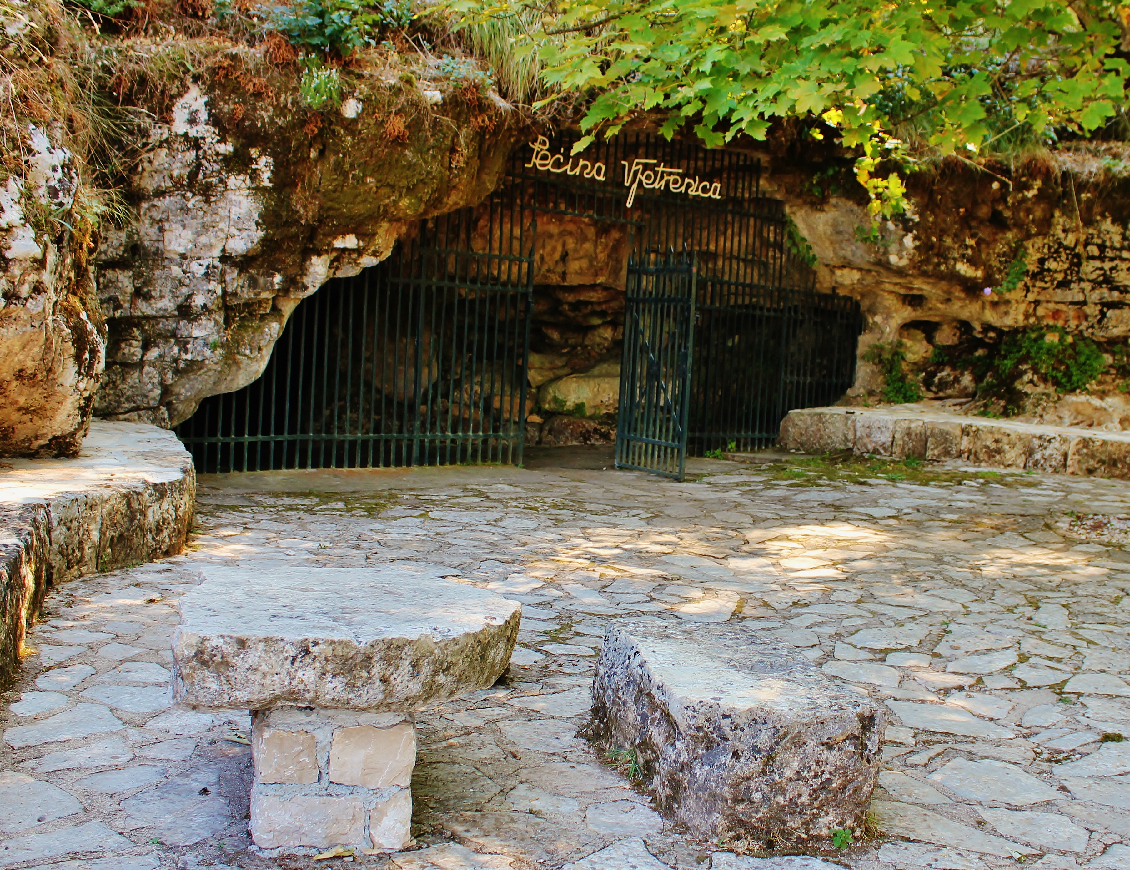 Vjetrenica Cave, Bosnia & Herzegovina - travel guide