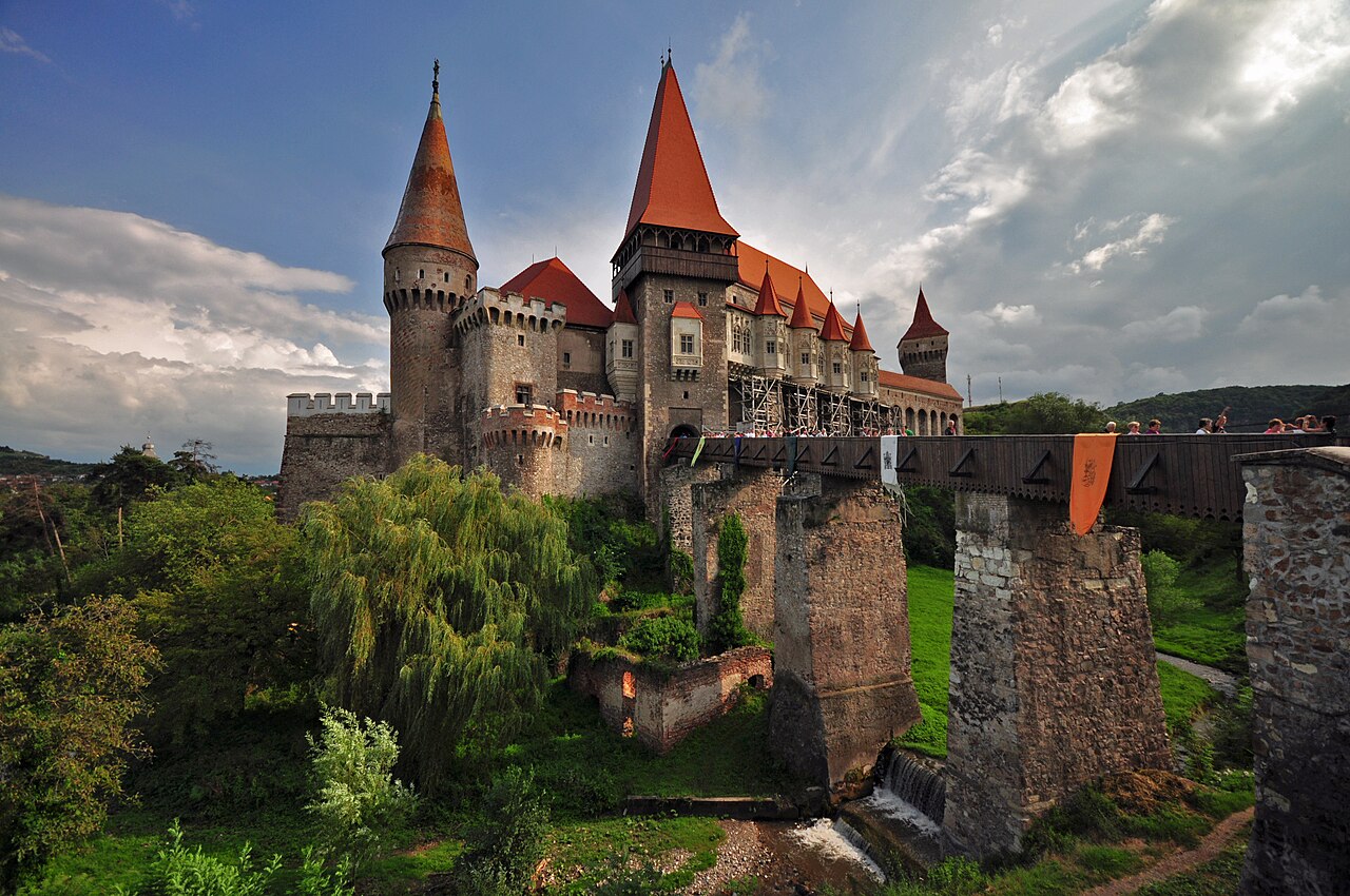 Corvin Castle, Romania - travel guide